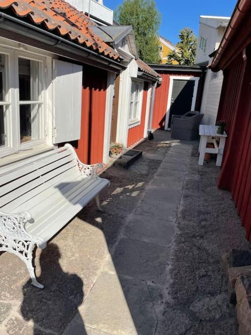Historisk Charm I Hjaertat Av Gamla Stan Kalmar Villa Kültér fotó